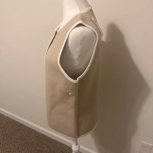 Abercrombie & Fitch Beige Sleeveless Knit Vest Size Large - Picture 2 of 6